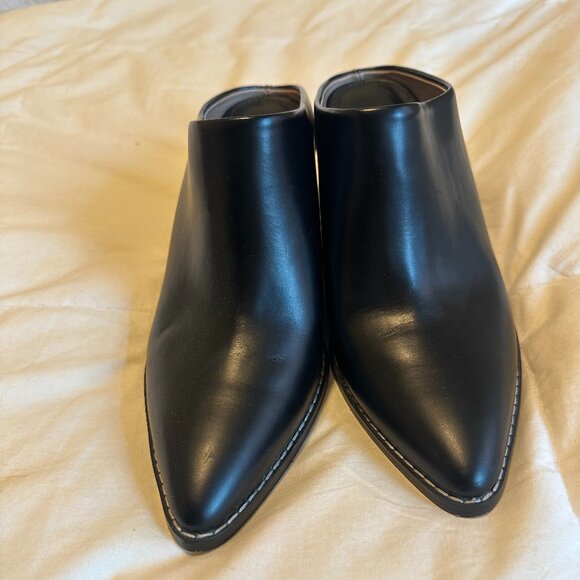 EUC BCBGeneration Pointed Toe Black Leather Mules - Picture 1 of 7